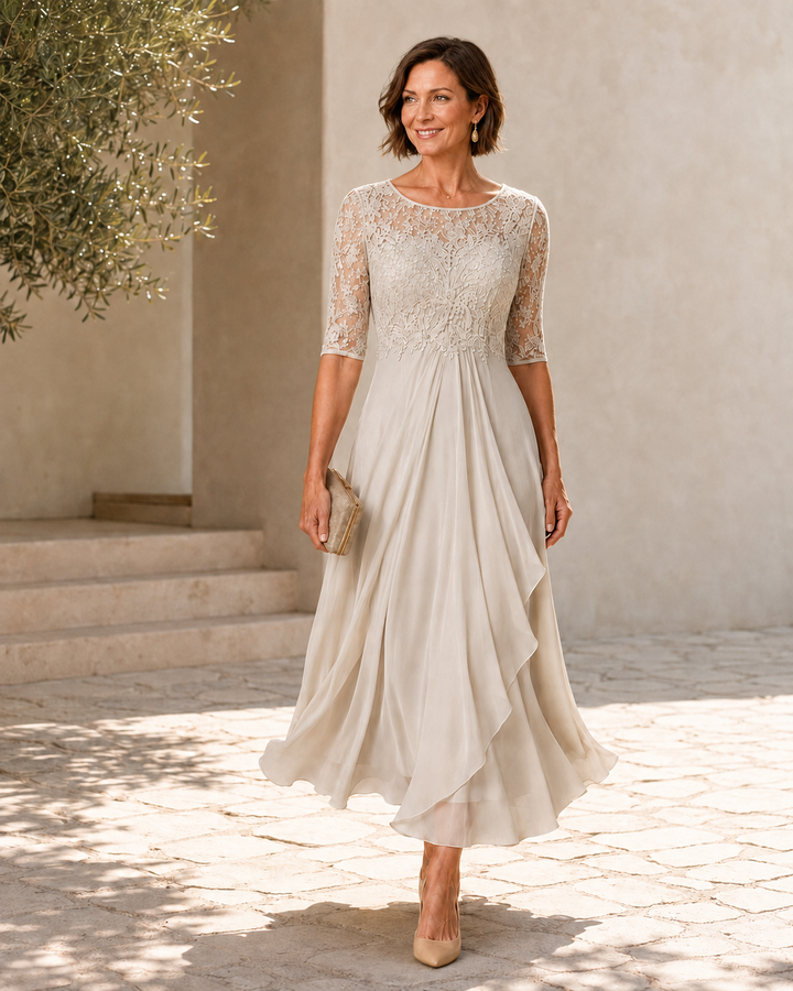 Belle /  The Flattering Lace Midi Dress